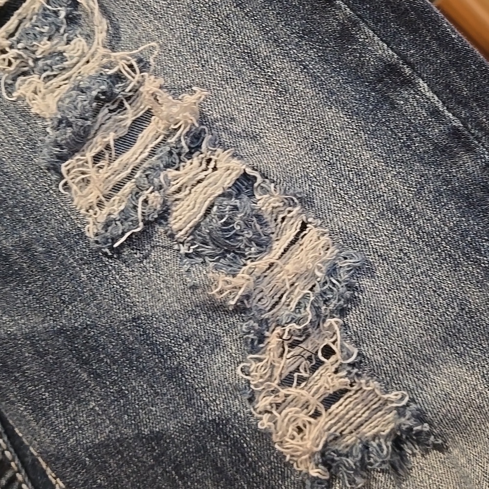 Silver Jeans - Picture 4 of 11